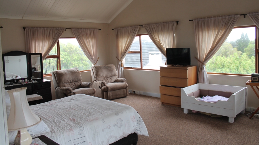 6 Bedroom Property for Sale in Napier Western Cape